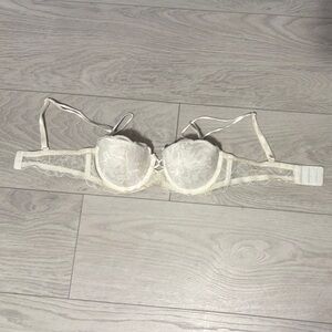 Victoria's Secret White Lace Push Up Bra